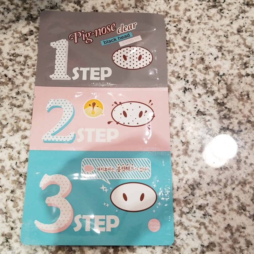 FREE 🤩Pore strips free with purchase!
